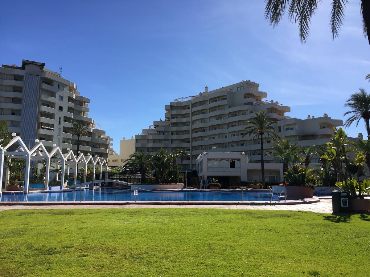 Estudios Y Benal Beach
